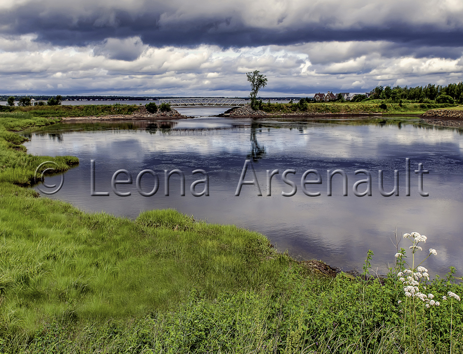 CANADA;NEW BRUNSWICK;SHEDIAC;BRIDGE;WATER;CLOUDS;REFLECTION;HORIZONTAL